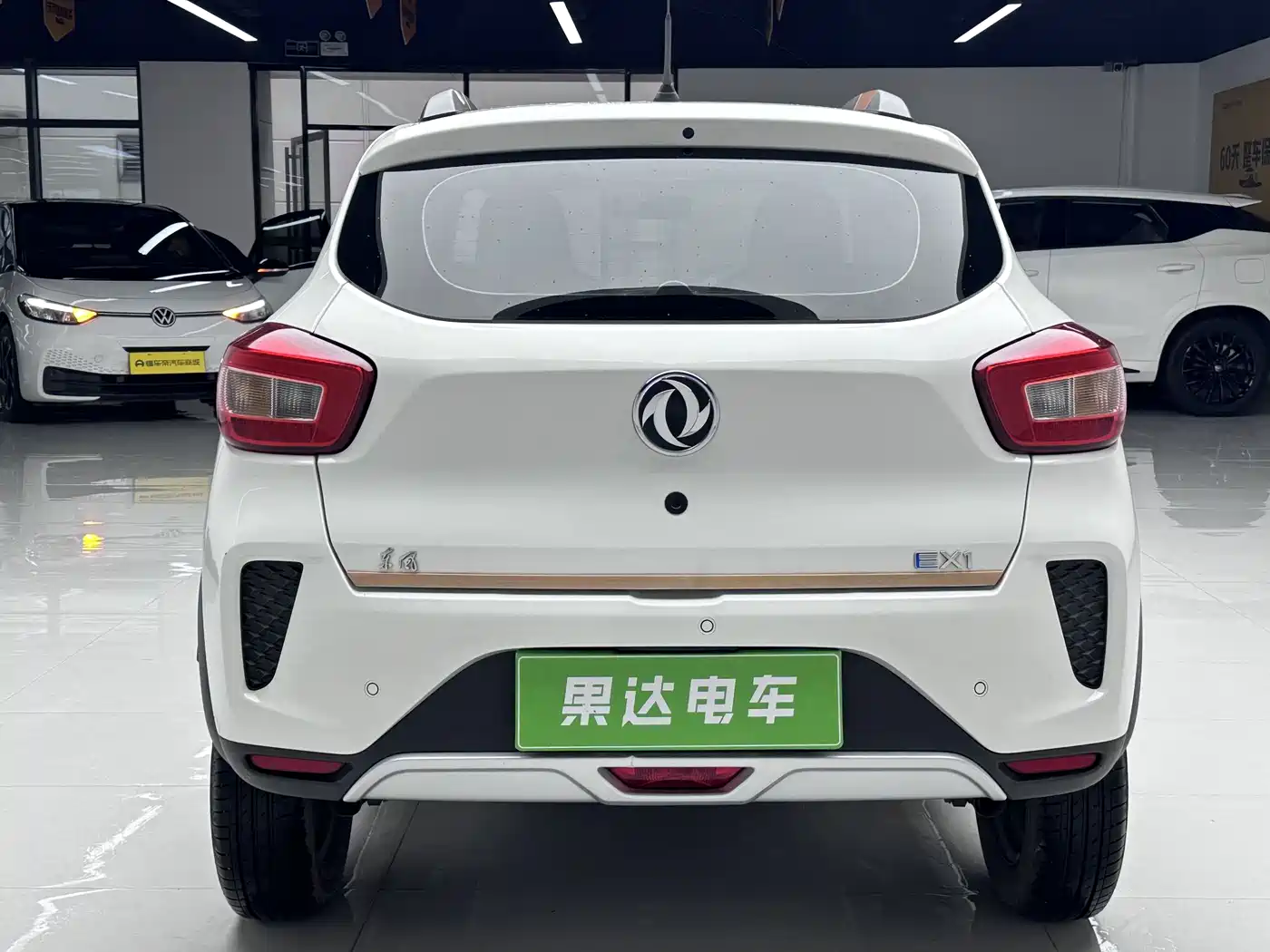 DONGFENG EX1