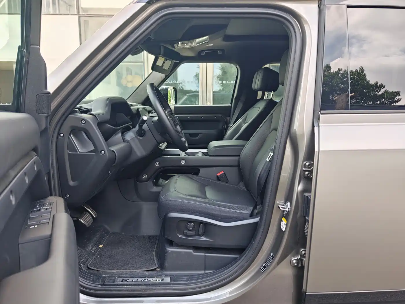 Фото 4 - Land Rover Defender