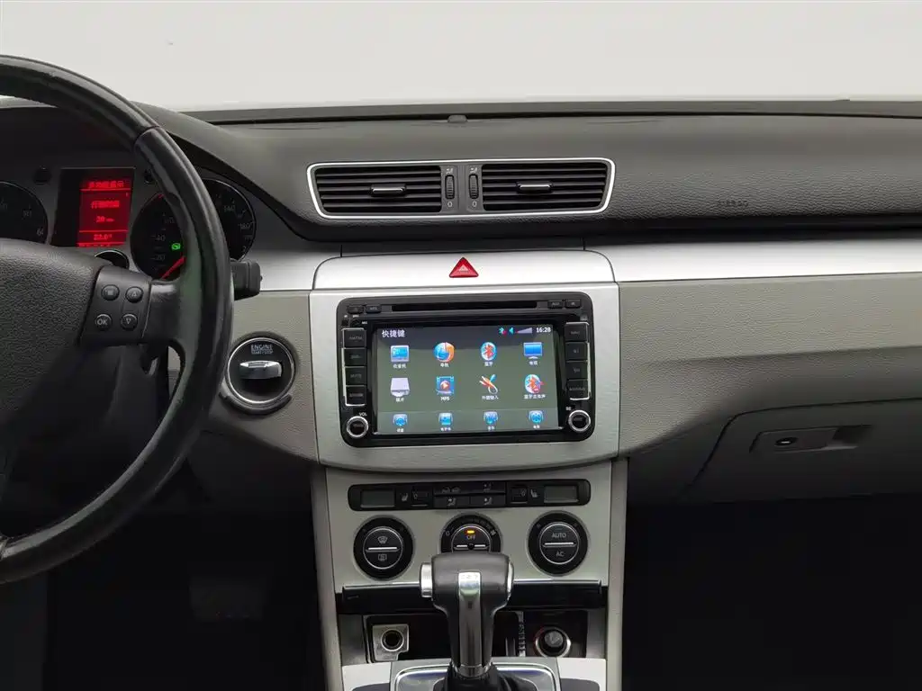 Volkswagen Magotan 2011 1.8TSI DSG Comfort фото 12