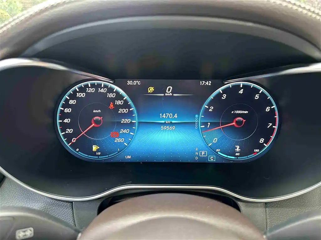 Mercedes-Benz GLC 2021 GLC 260 L 4MATIC Sporty фото 8