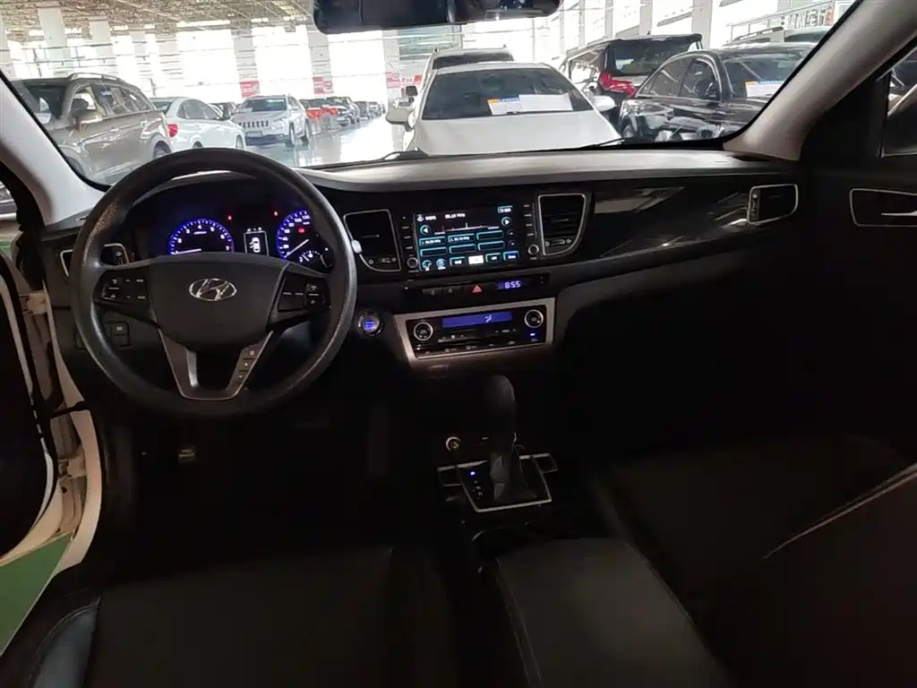 Hyundai Mistra 2014 1.8L Auto Smart GLS фото 10