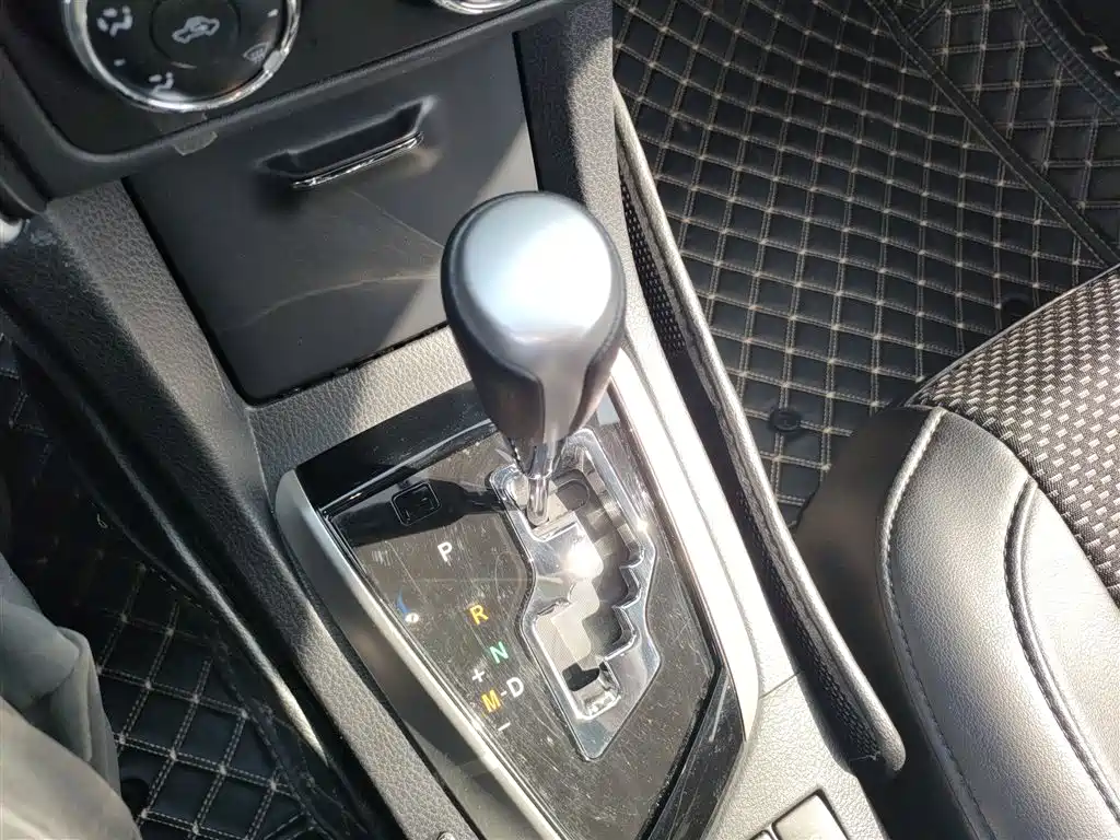 Toyota Corolla 2018 1.2T S-CVT GL Smart Edition фото 10
