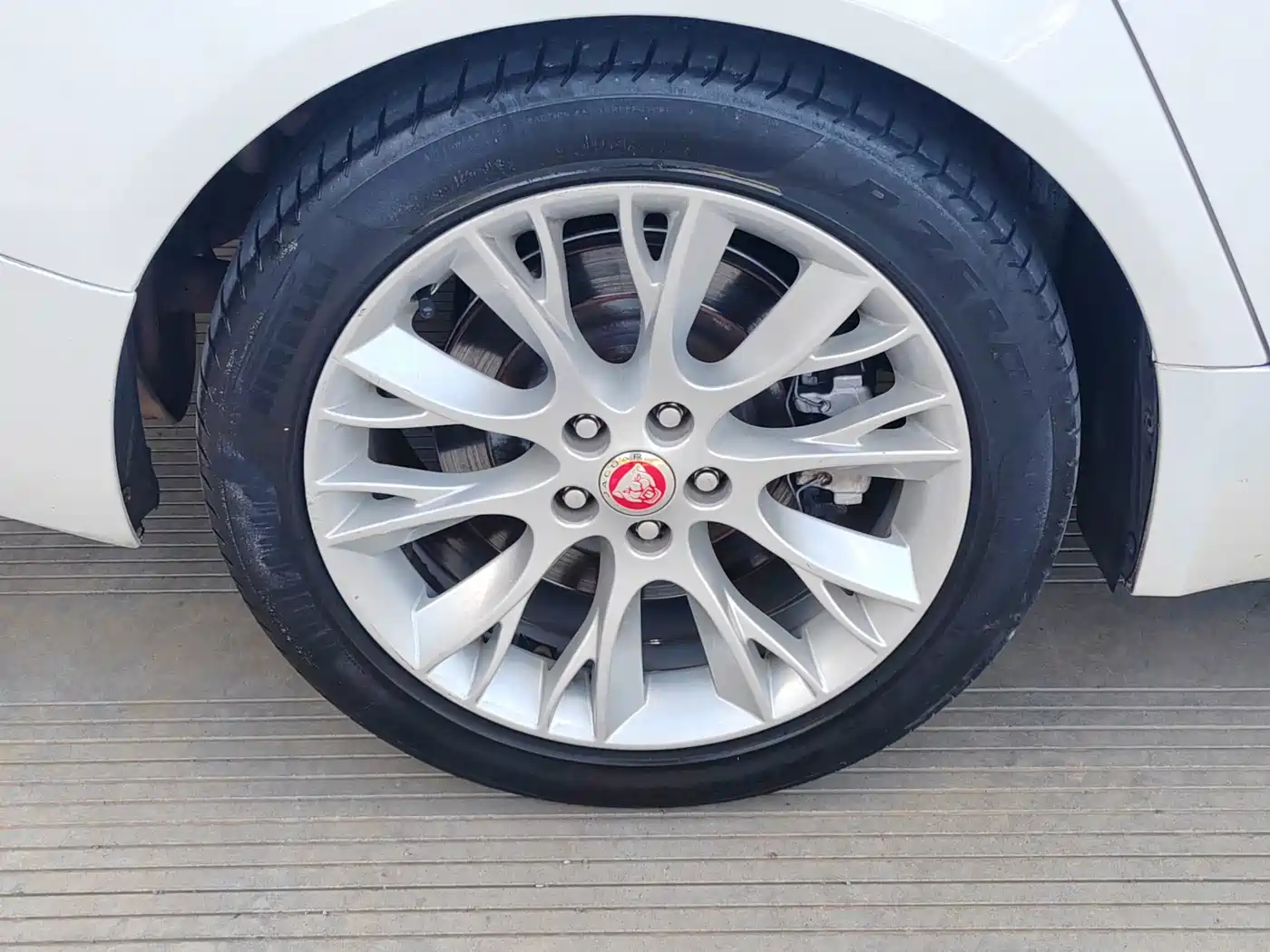 Jaguar XF 2015 2015 XF 2.0T Luxury Edition