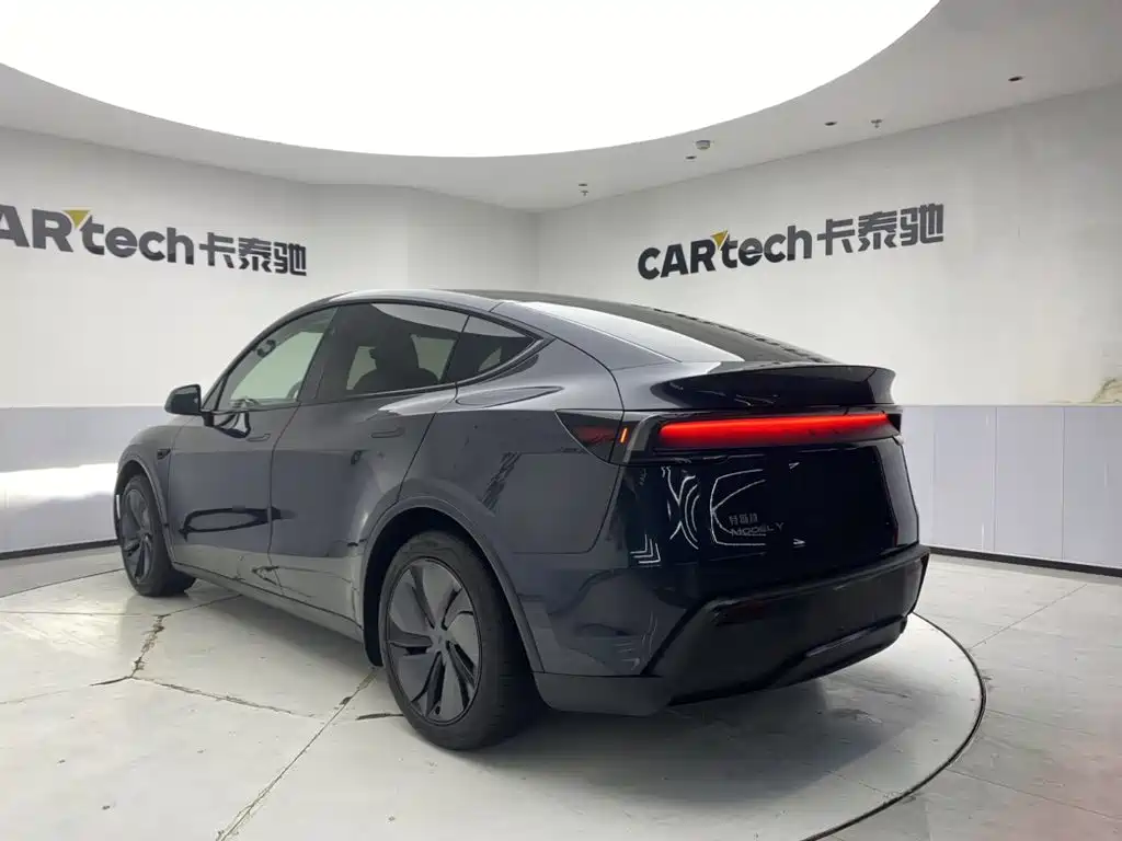 صورة 7 - Tesla Model Y