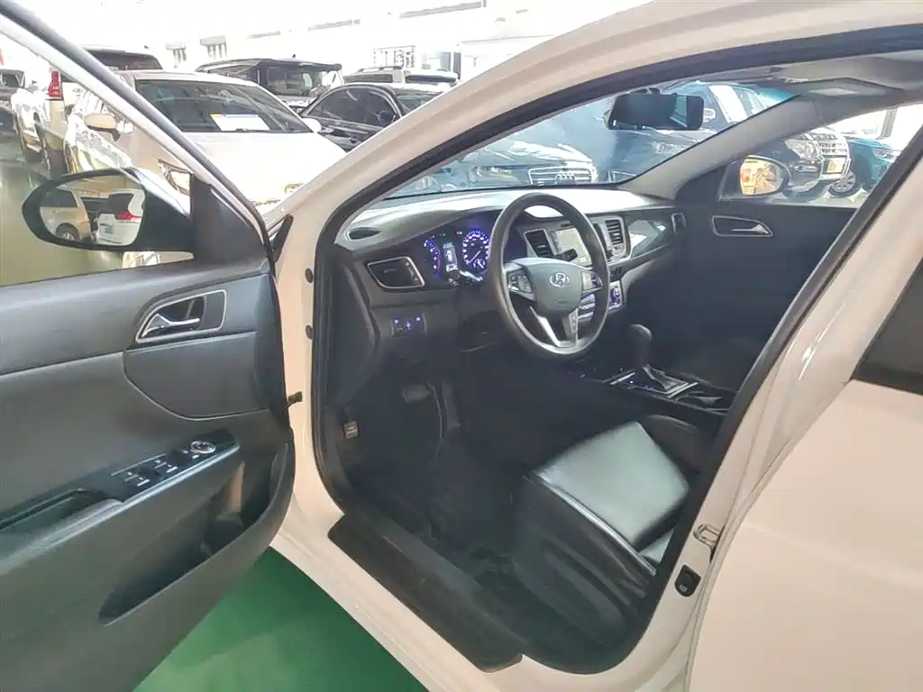 Hyundai Mistra 2014 1.8L Auto Smart GLS фото 16