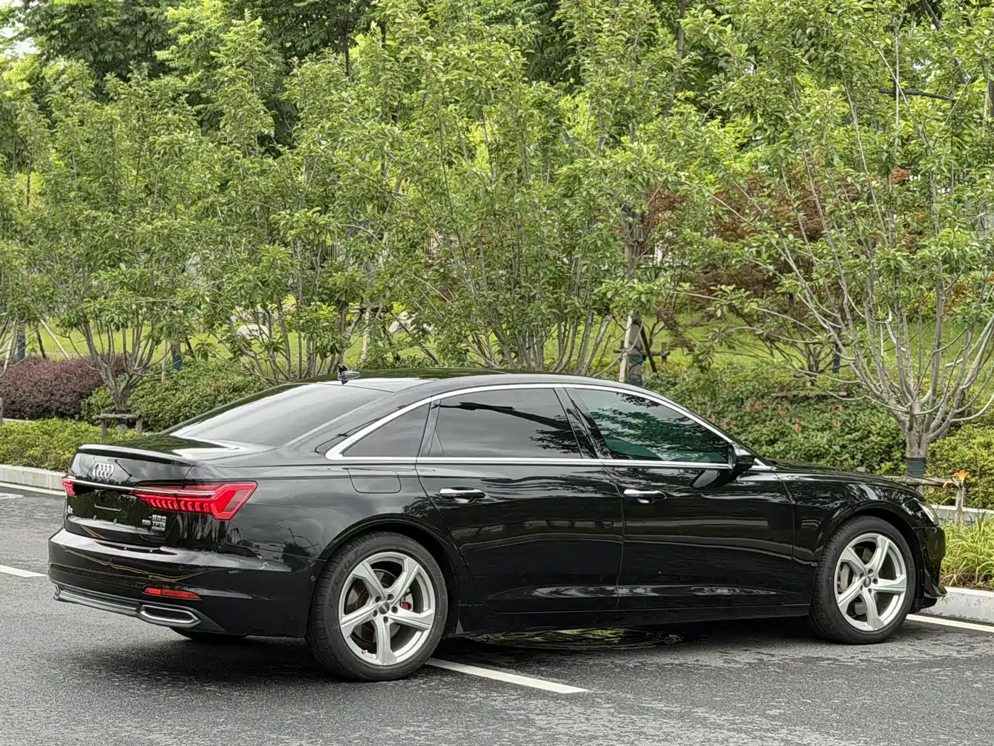 Фото 11 - Audi A6L