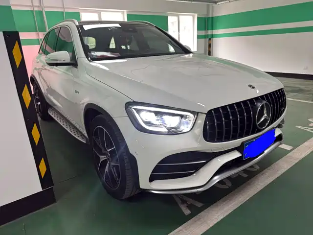 MERCEDES-BENZ GLC AMG