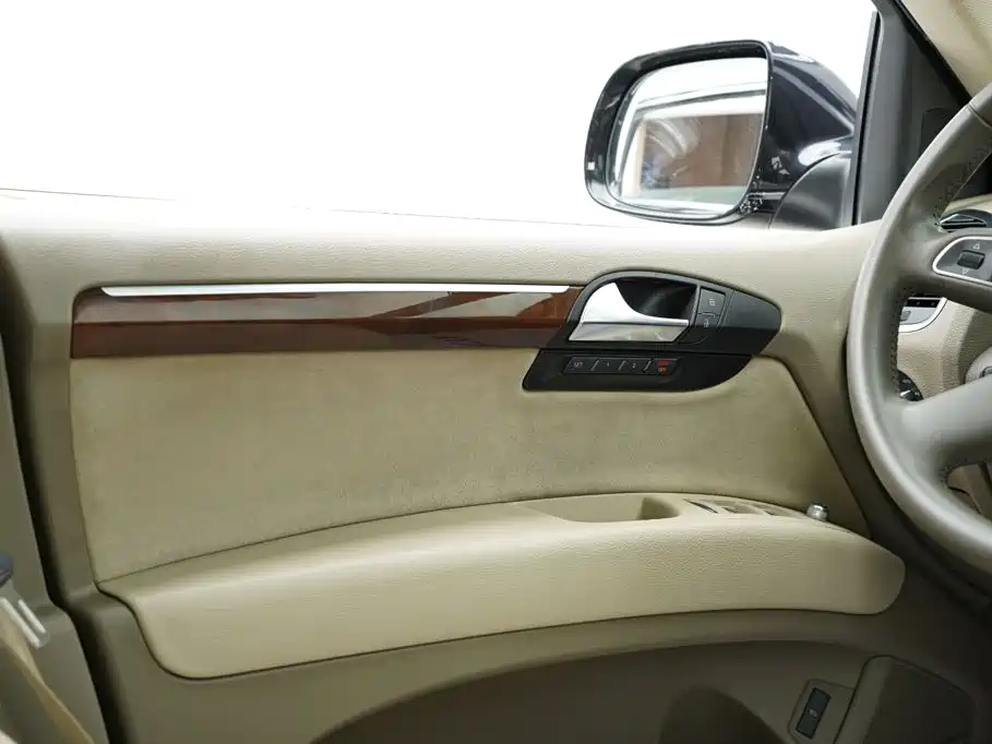 Audi Q7 2011 2011 3.0 TFSI Technology (245kW)