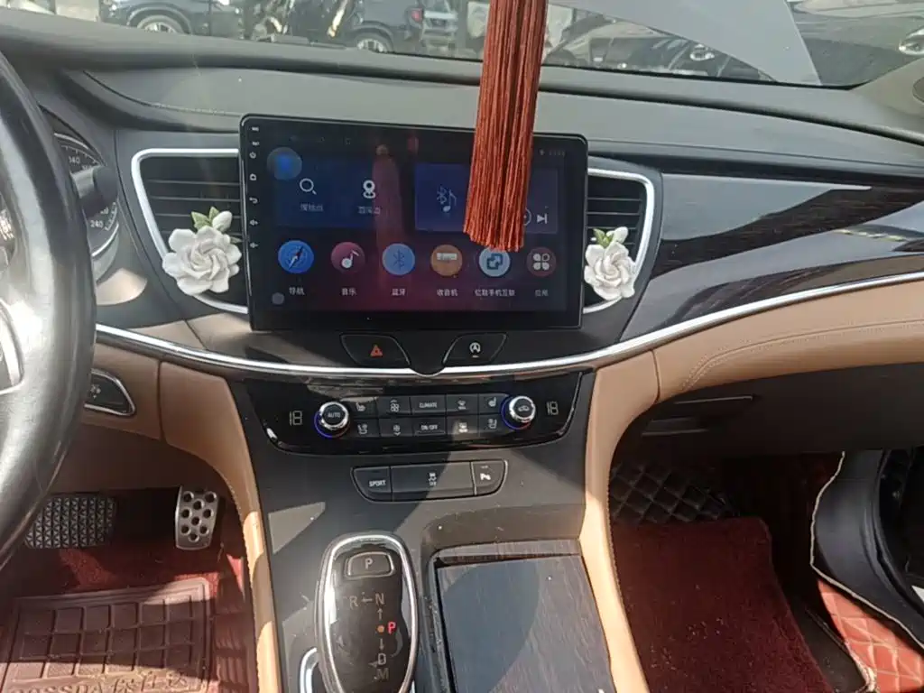 Фото 13 - Buick LaCrosse