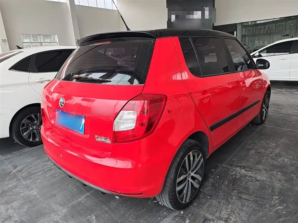 Škoda Fabia 2014 1.6L Automatic Sport Edition фото 7