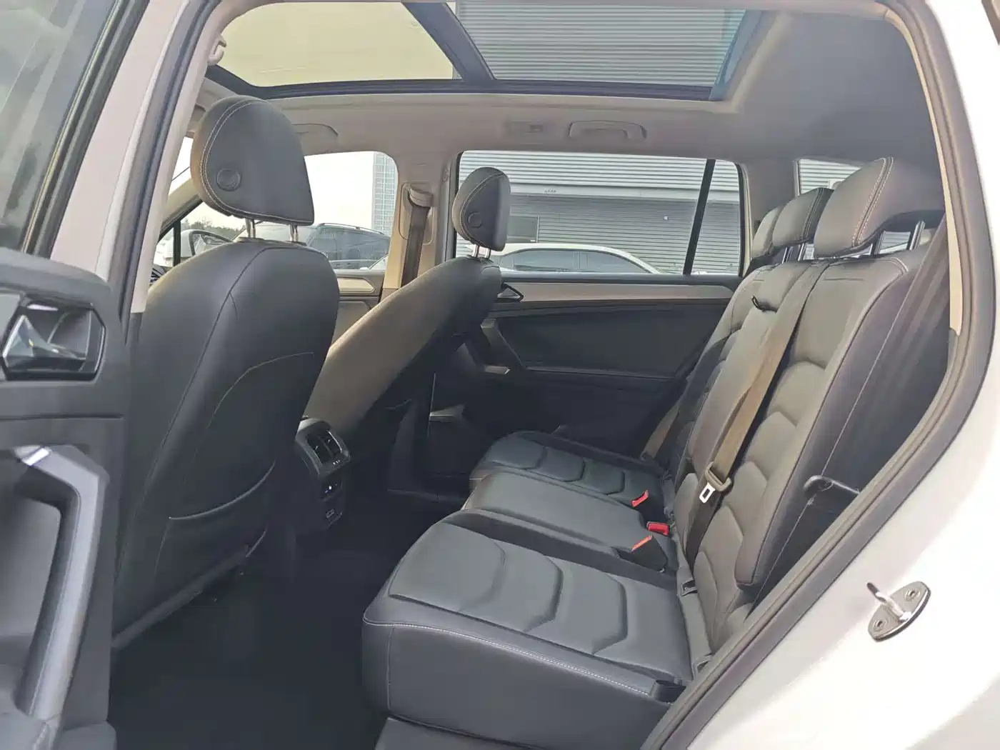 Volkswagen Tiguan L 2017 330TSI Automatic 2WD Luxury Edition фото 8
