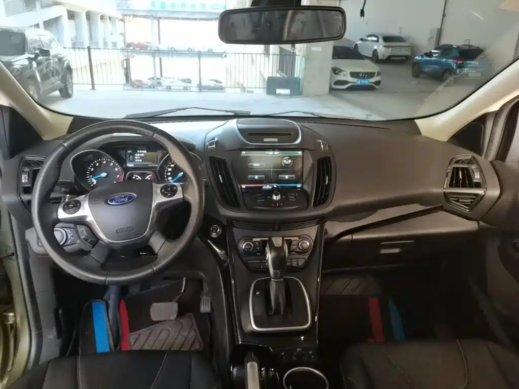 Фото 10 - Ford Kuga