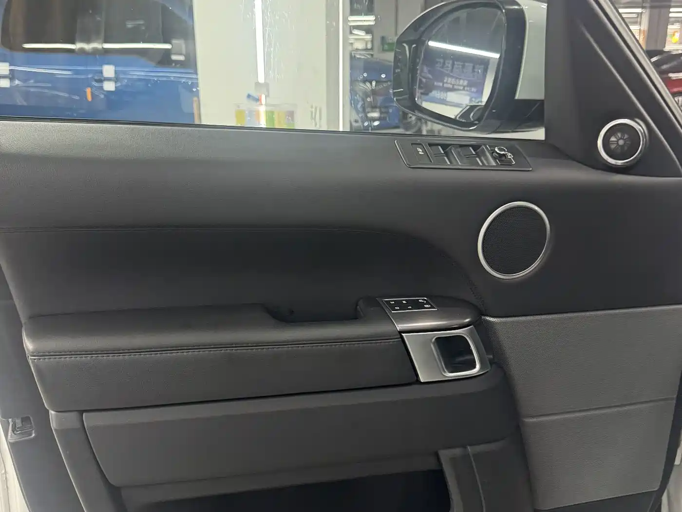 Land Rover Range Rover Sport 2017 3.0 SC V6 SE фото 12