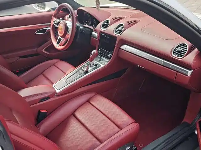 Porsche 718 2022 Cayman 2.0T фото 6