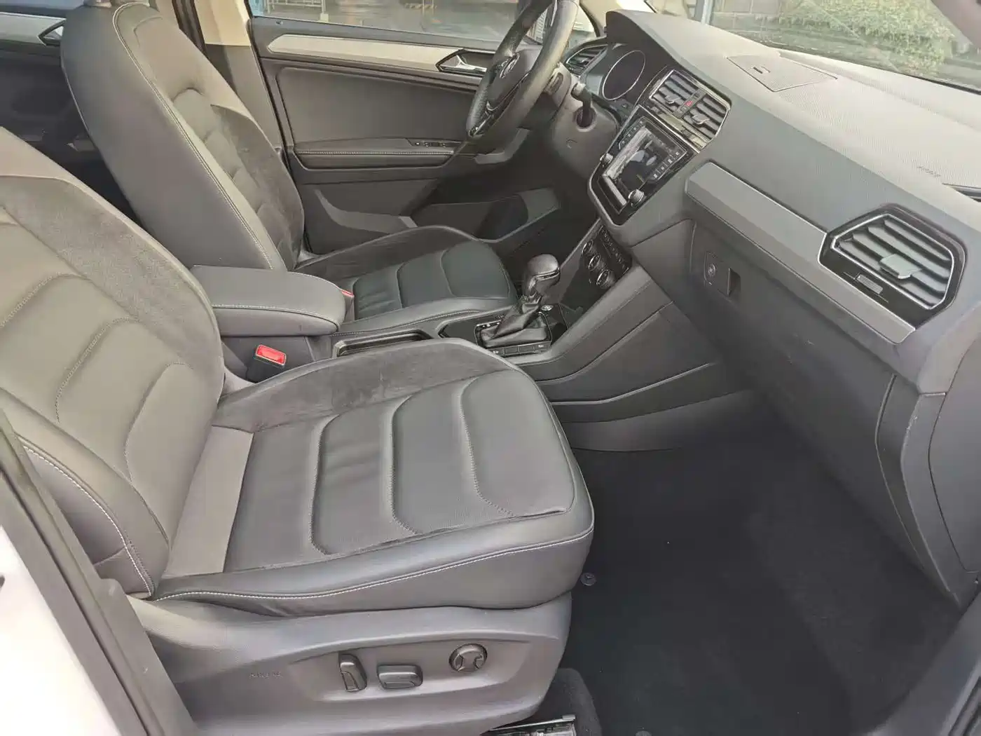 Volkswagen Tiguan L 2017 330TSI Automatic 2WD Luxury Edition фото 10