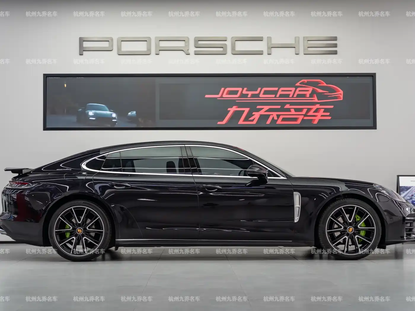 Porsche Panamera 2023 Panamera 4 Executive Long Wheelbase 2.9T фото 4
