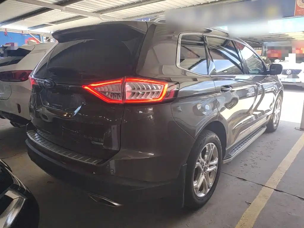 Фото 7 - Ford Edge
