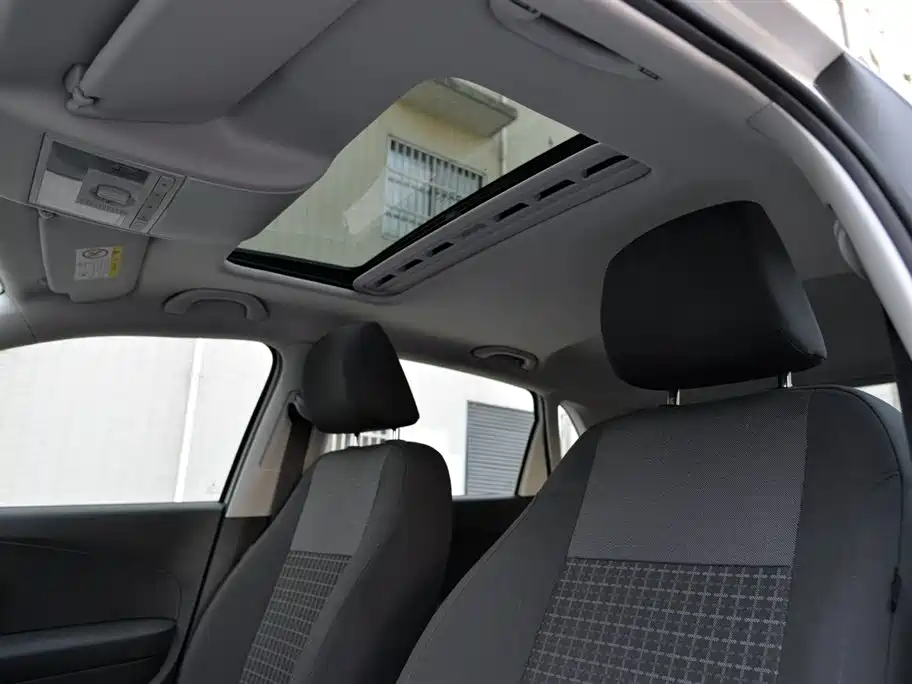 Volkswagen Polo 2018 1.5L Auto Comfort фото 6
