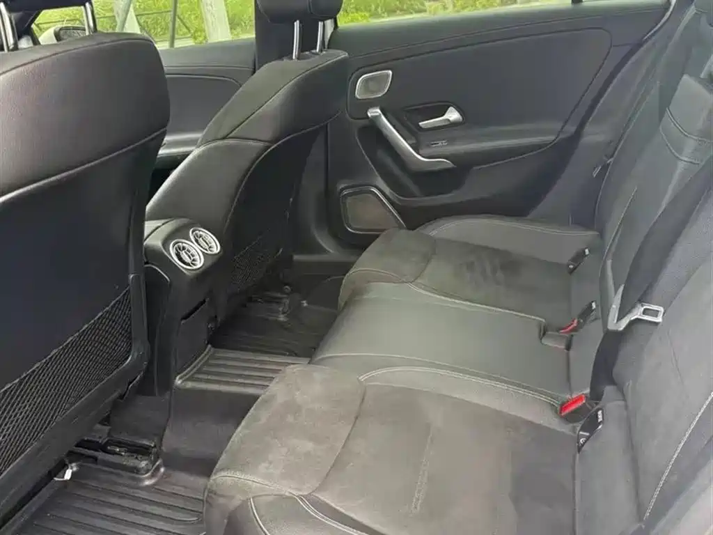 Mercedes-Benz A-Class 2019 A 200 L Sport Sedan фото 6
