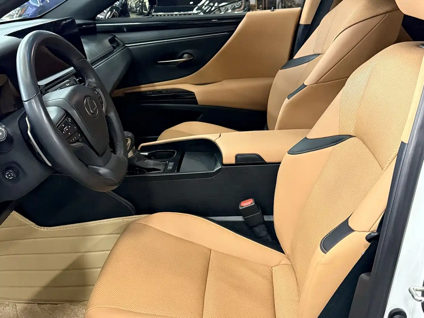 Lexus ES 2022 200 Excellence Edition фото 7