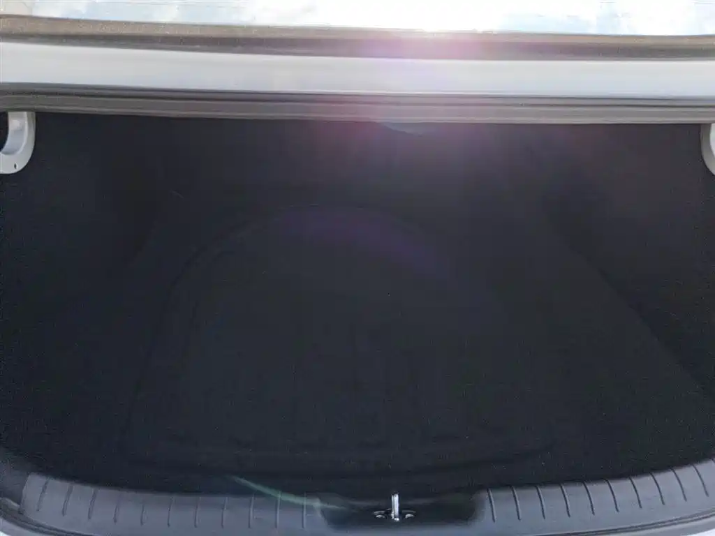 Hyundai Elantra 2023 1.5L CVT GLX Elite Edition фото 19