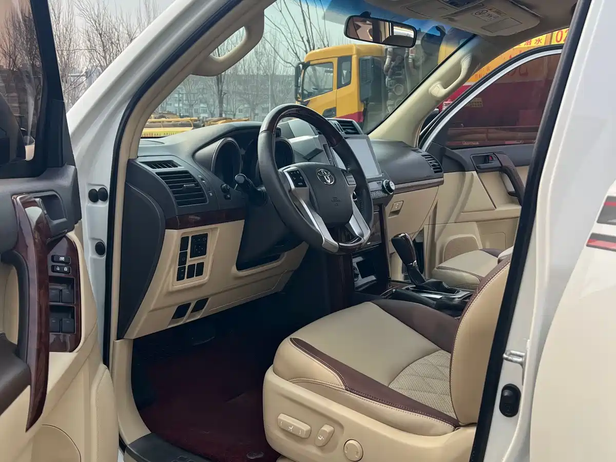Toyota Prado (Import) 2014 2.7L Automatic Luxury фото 4