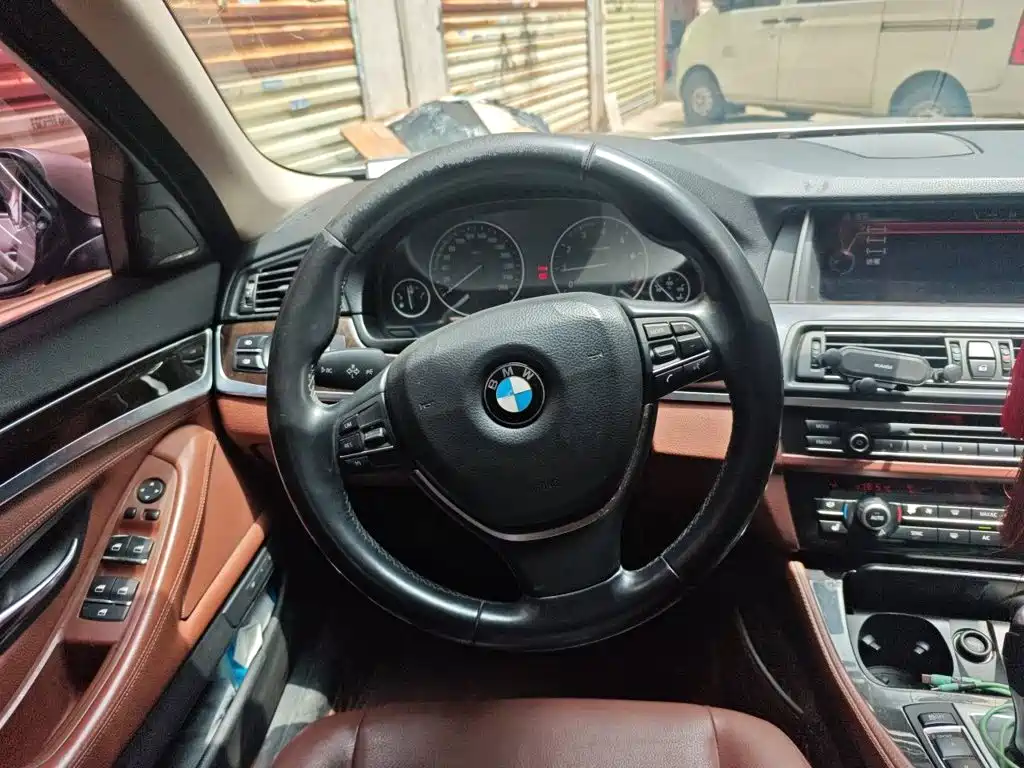 Фото 6 - BMW 5 Series