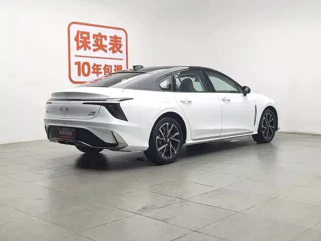 Hongqi H6 2024 Model 2.0T Elegance Edition — фото 2