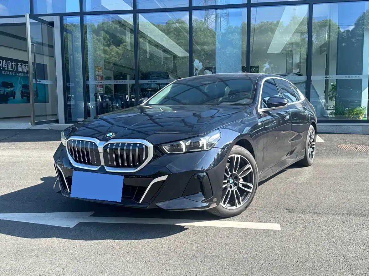 BMW 5 Series 2024 530Li Leading M Sport Package