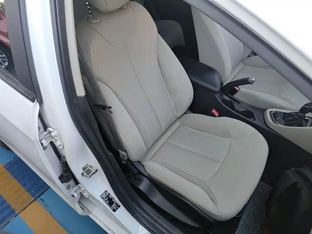 Buick Excelle 2015 18T Dual-Clutch Elite фото 25