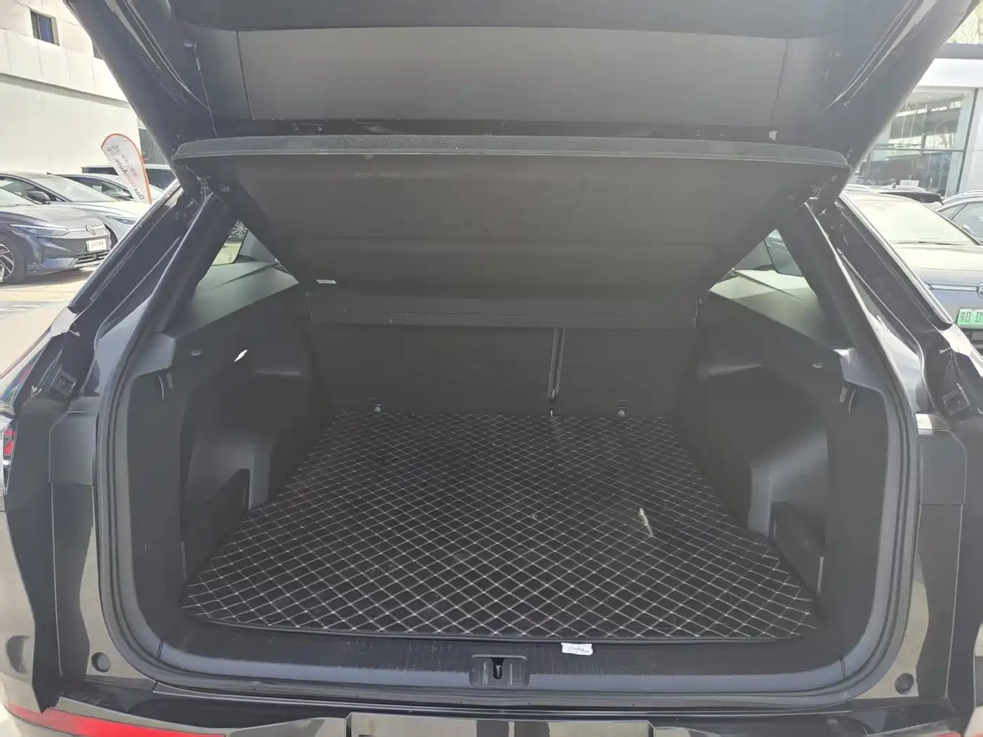 Volkswagen Talagon 2023 380TSI 4WD R-Line Touring Edition фото 9
