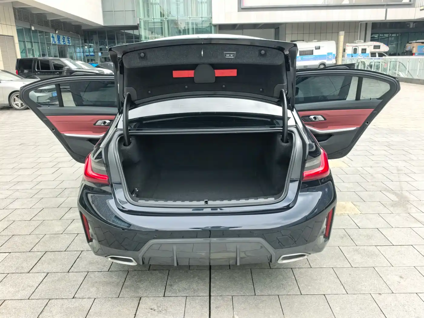 BMW 3 Series 2025 325Li M Sport Package фото 11