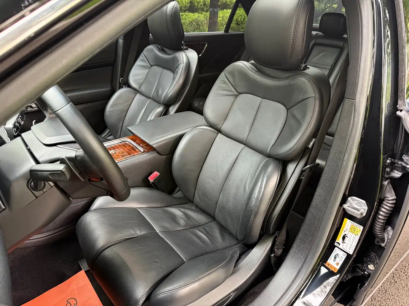Photo 33 - Lincoln Continental