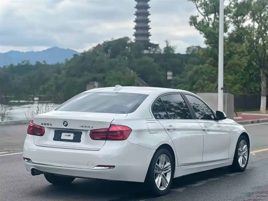 BMW 3 Series 2015 320i Fashion фото 9