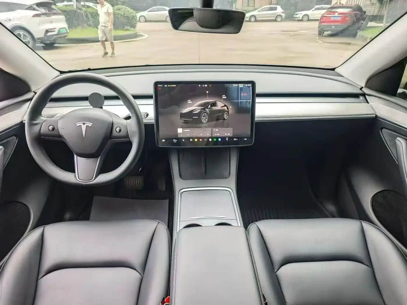 TESLA MODEL Y