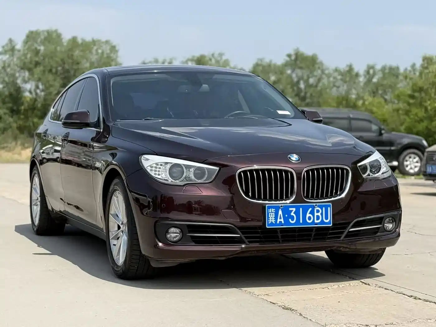 BMW 5 Series GT 2014 528i Leading фото 3