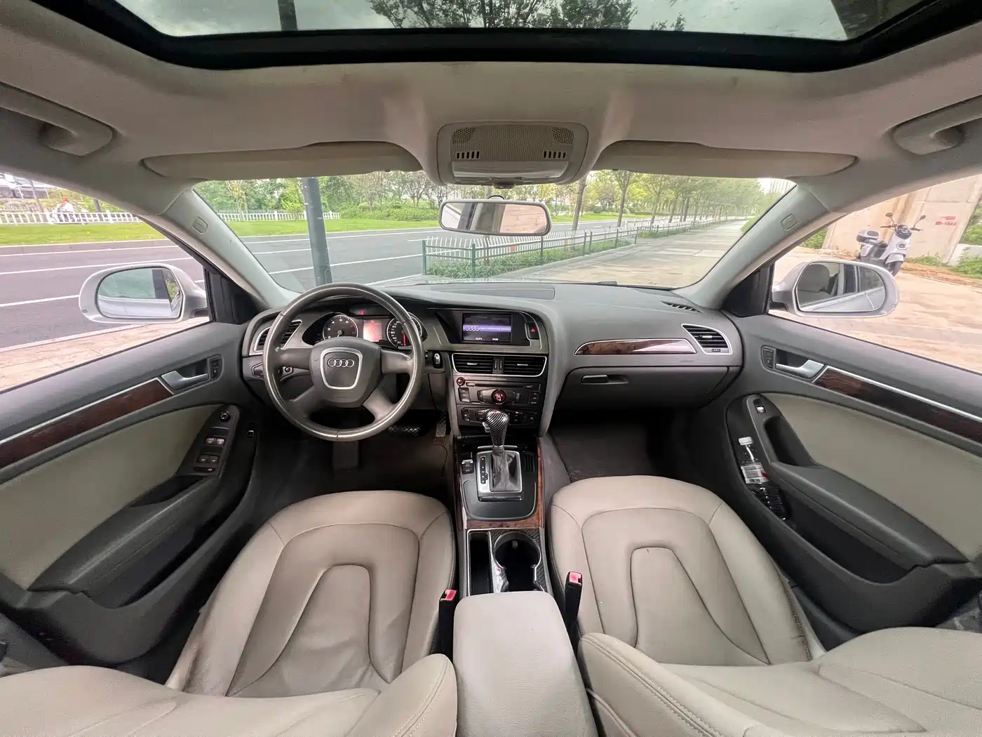 Audi A4L 2009 2010 2.0 TFSI Technology