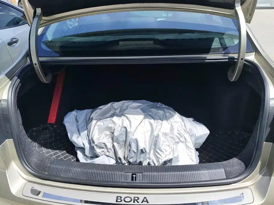 Volkswagen Bora 2016 Model 1.6L Manual Fashion фото 4