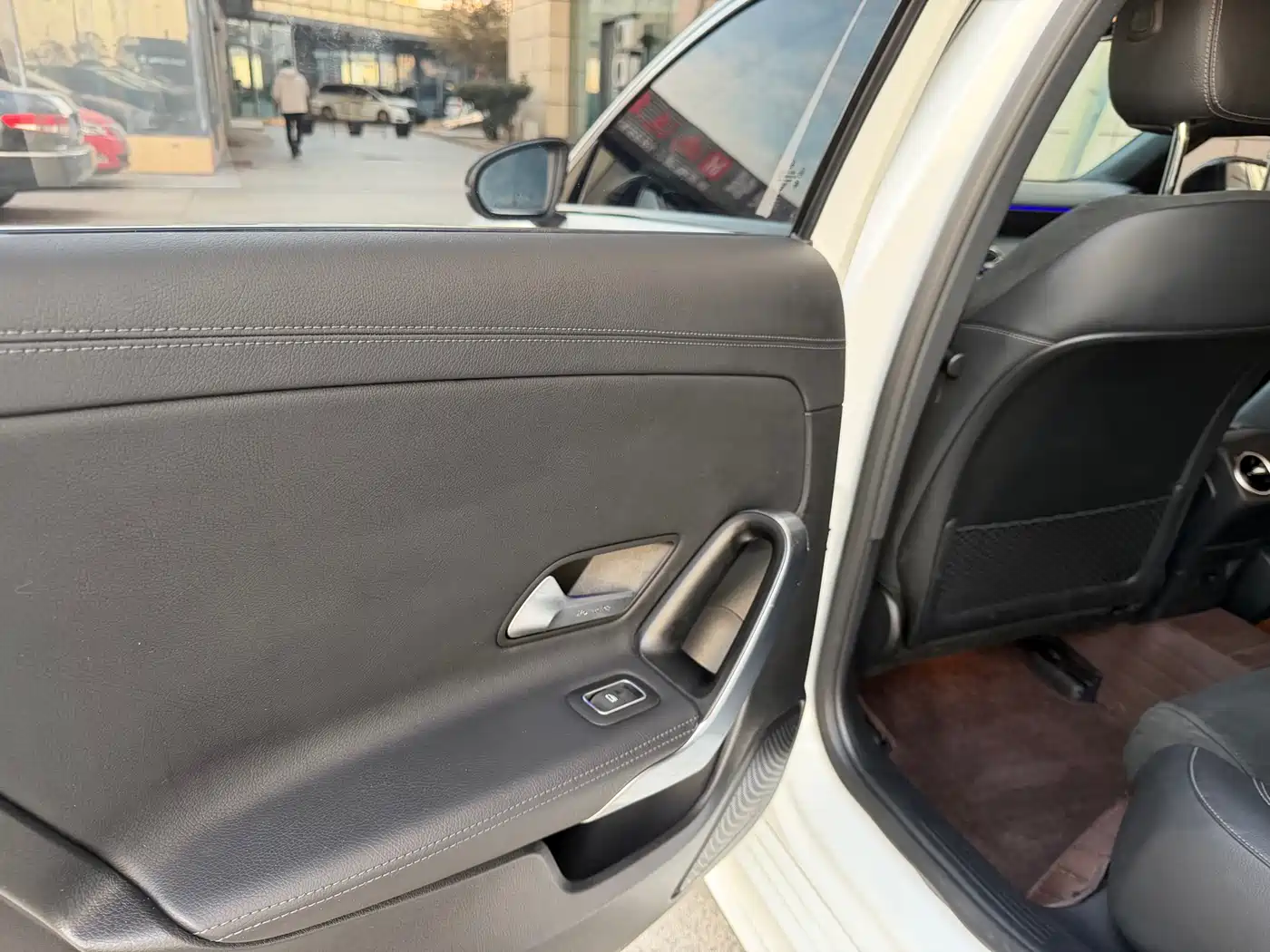 Mercedes-Benz A-Class 2024 A 200 L Fashion Edition фото 10