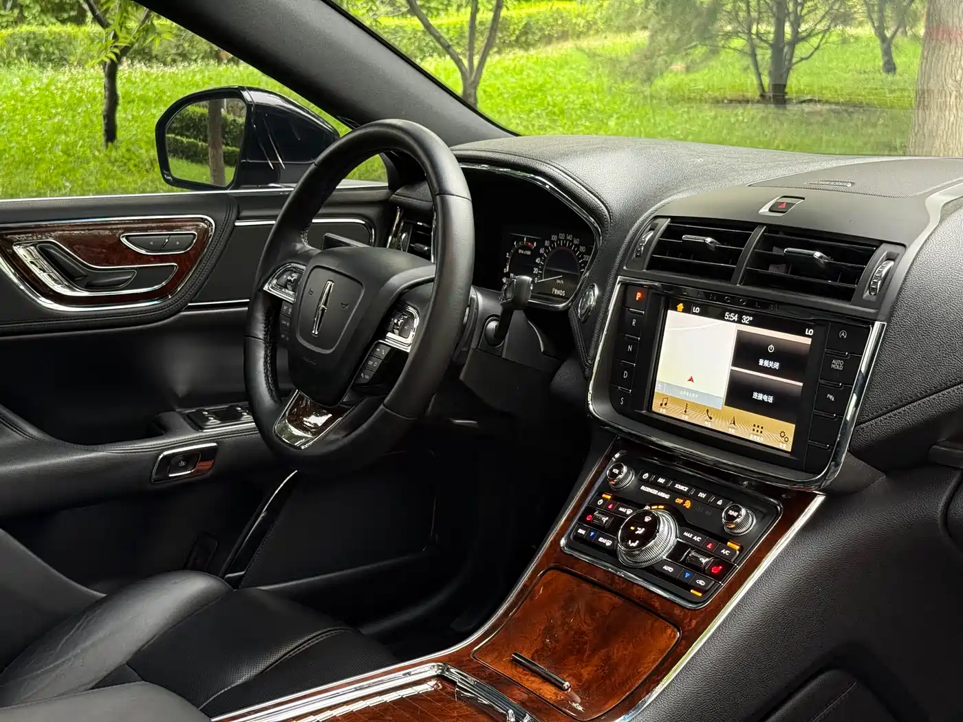 Photo 31 - Lincoln Continental