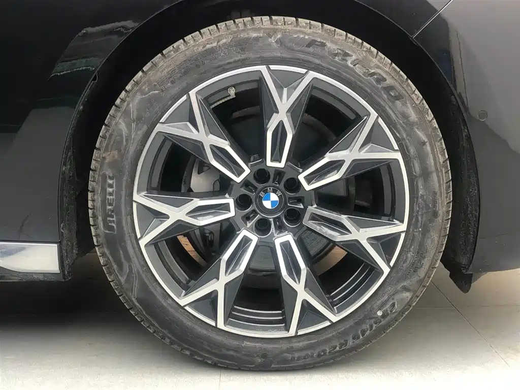 BMW 7 Series 2023 Model 735Li M Sport Package фото 18