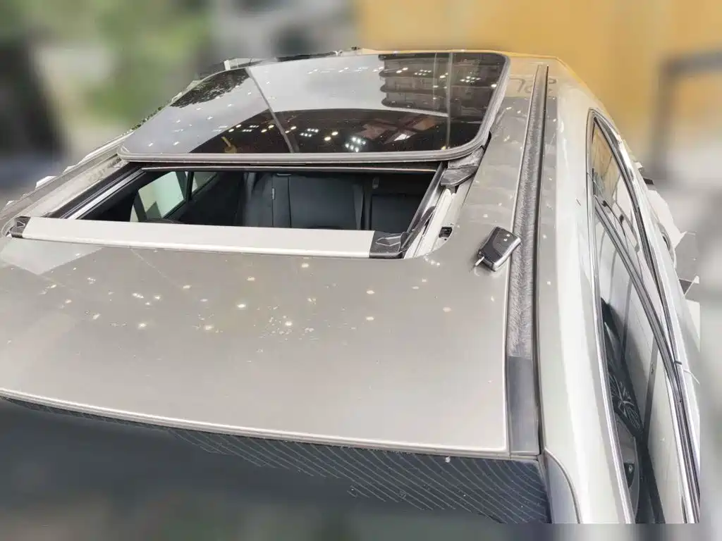 Фото 6 - Lexus UX
