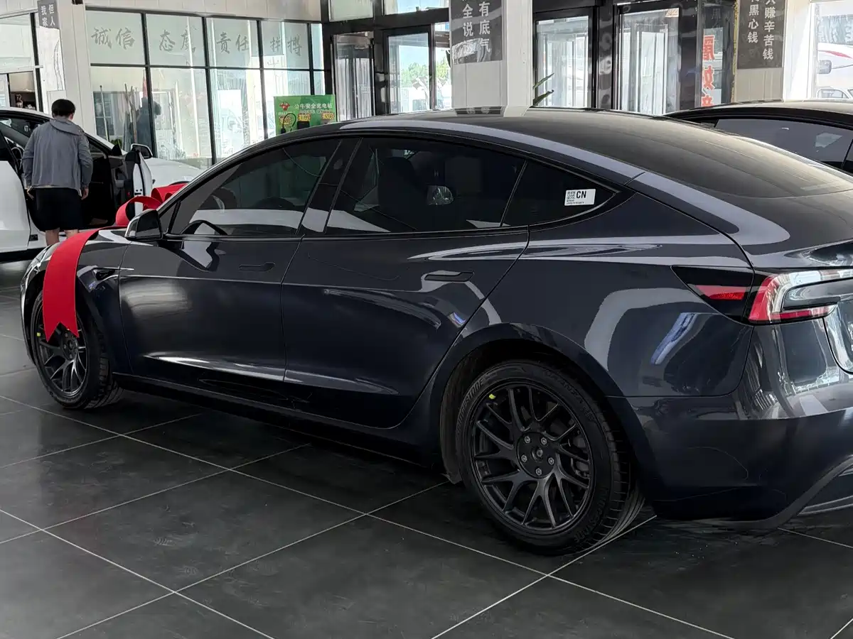 Photo 3 - Tesla Model 3