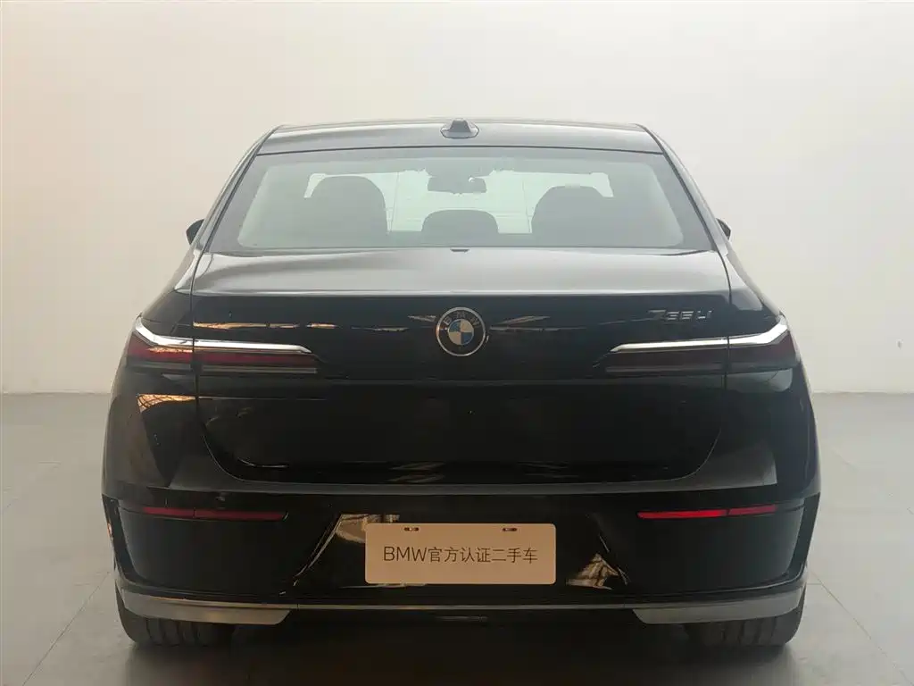 BMW 7 Series 2023 Model 735Li M Sport Package фото 5