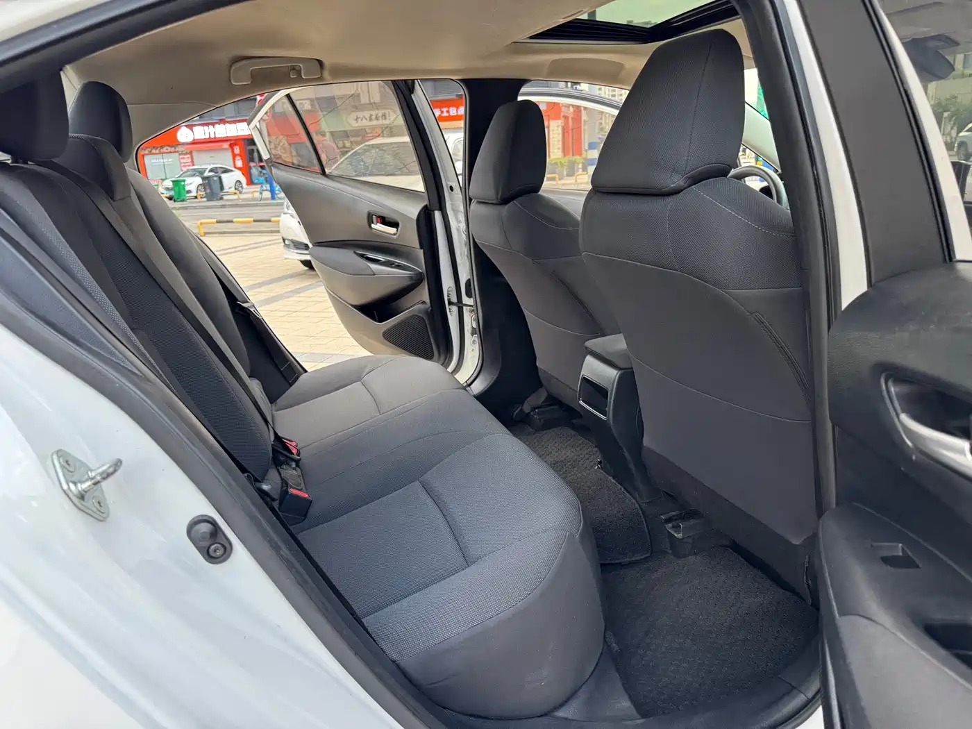 Photo 13 - Toyota Corolla