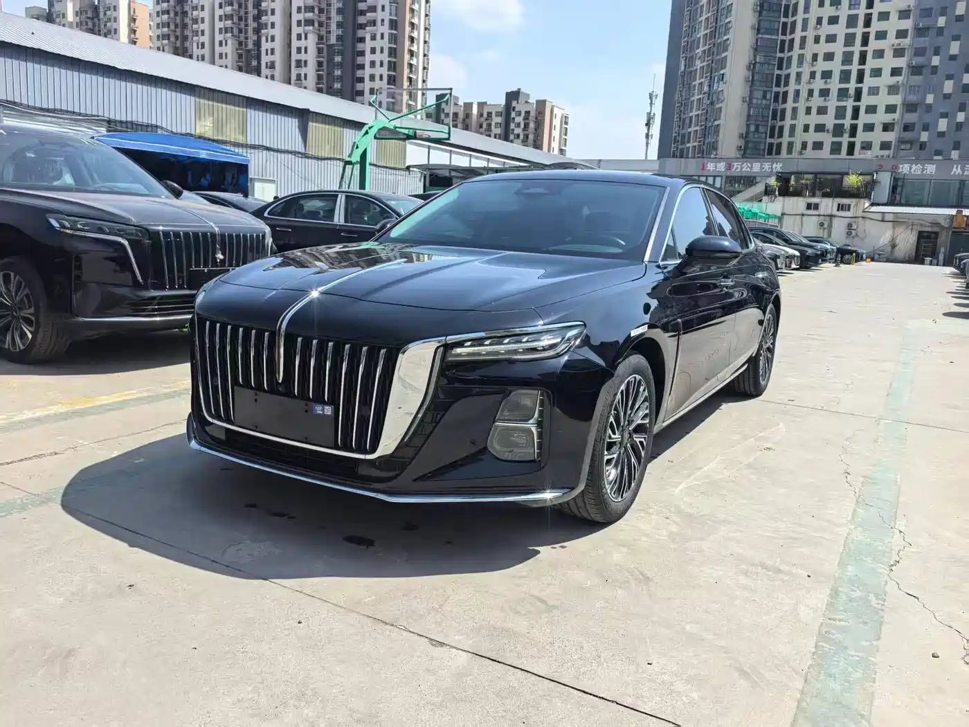 Hongqi H5 2024 2.0T Automatic Smart Connect Flag Smooth Edition