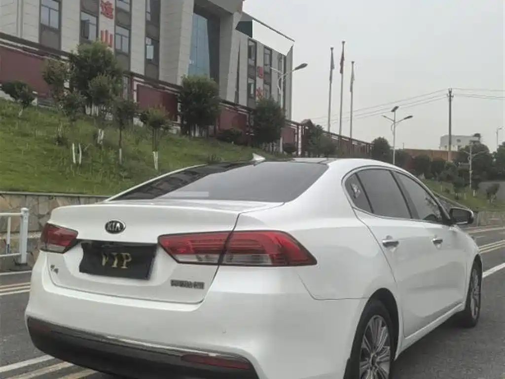 Kia K4 2015 1.8L Automatic DLX Special фото 7