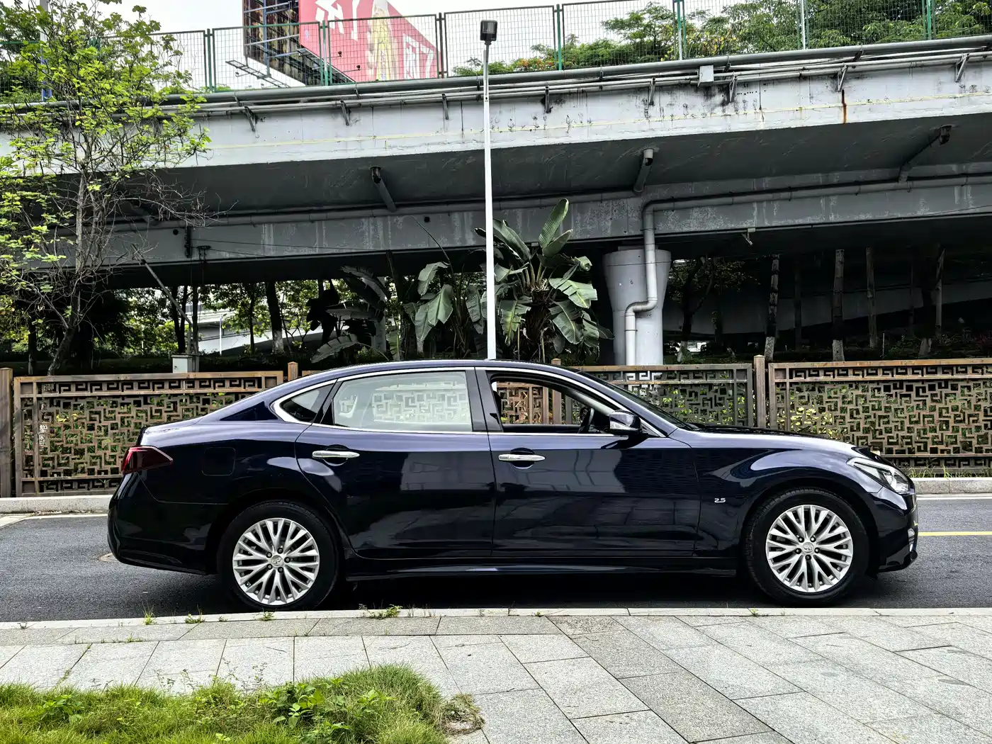 Infiniti Q70 2015 Q70L 2.5L Enjoyment Edition фото 13