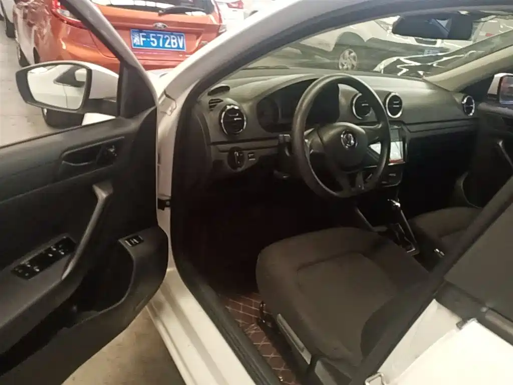 Volkswagen Jetta 2017 1.5L Automatic Fashion фото 16