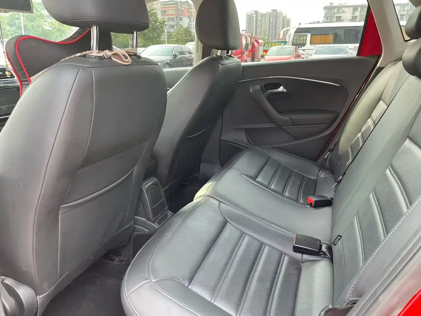 Volkswagen Polo 2016 1.6L Automatic Luxury фото 6
